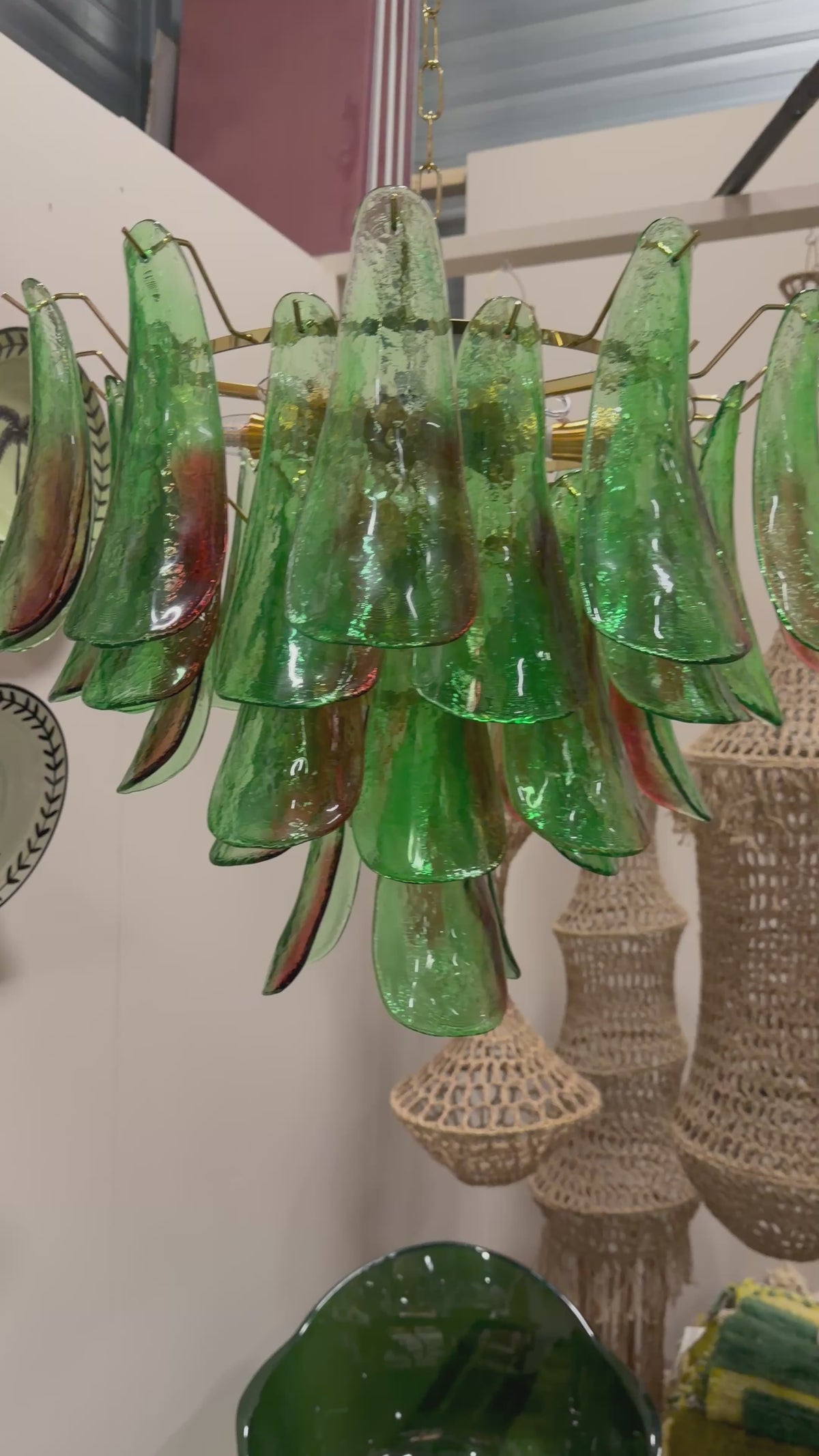 Video laden: Bella · Murano Handgeblazen Glazen Hanglamp · Groen + vleugje oranje · 55 x 55 cm
