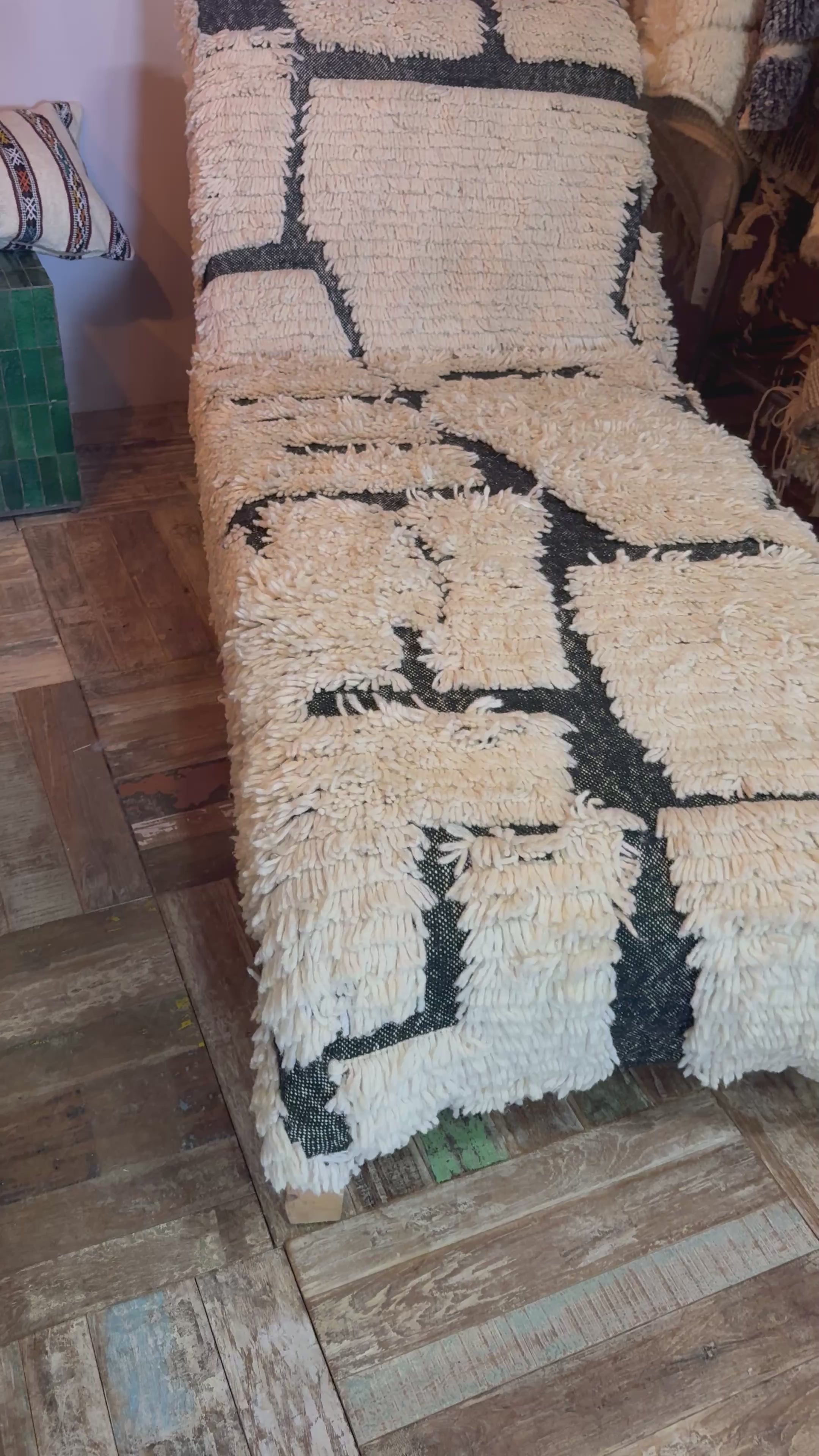 Video laden: Chaise longue uniek Exemplaar, 175 cm x 75 breed x 90 cm hoog