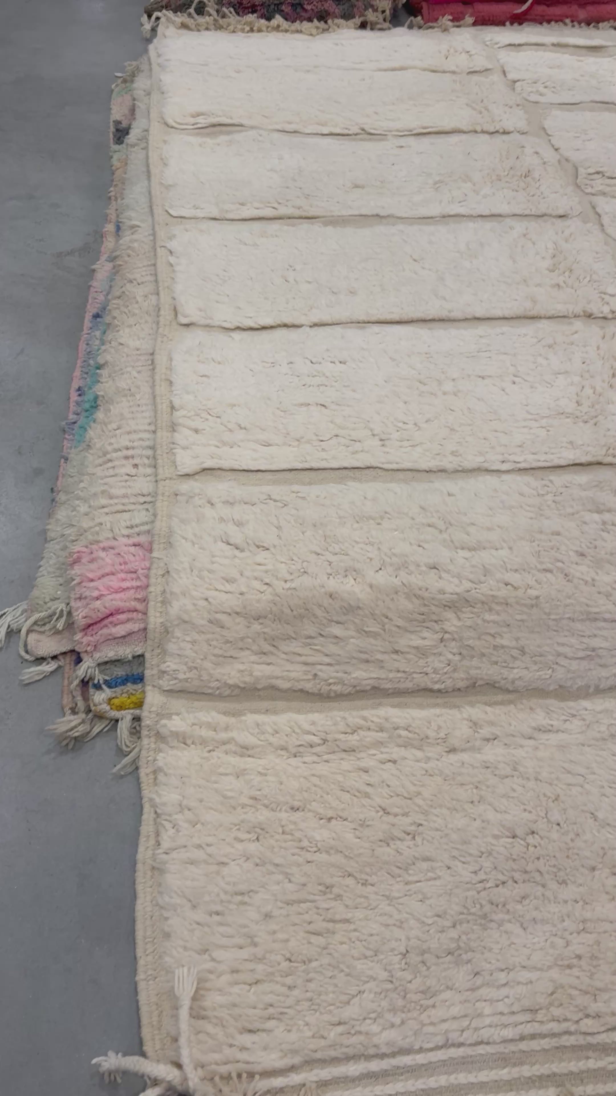 Video laden: Skoura · Berber Wollen Meesterwerk · Naturel